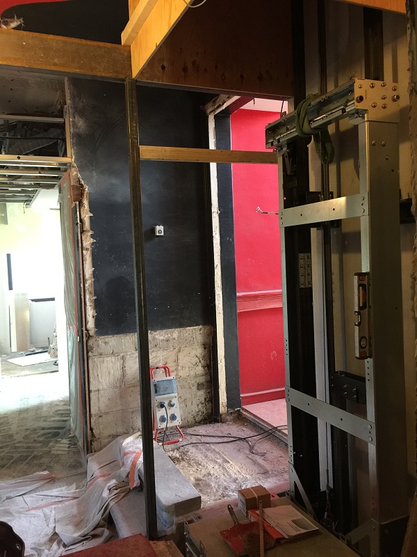 Création cage ascenseur vitré gallery