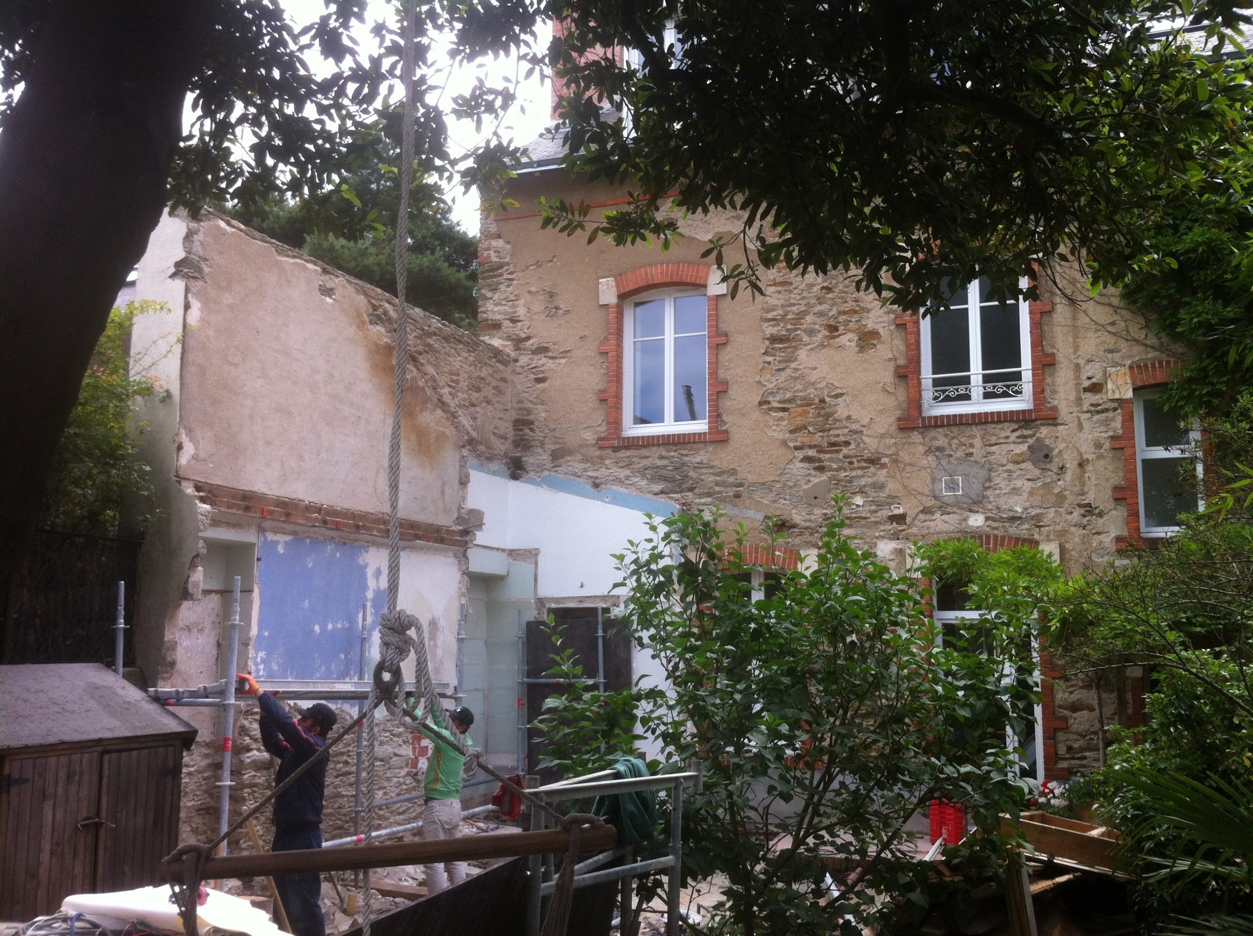 Frangement avec encadrement en briquettes gallery