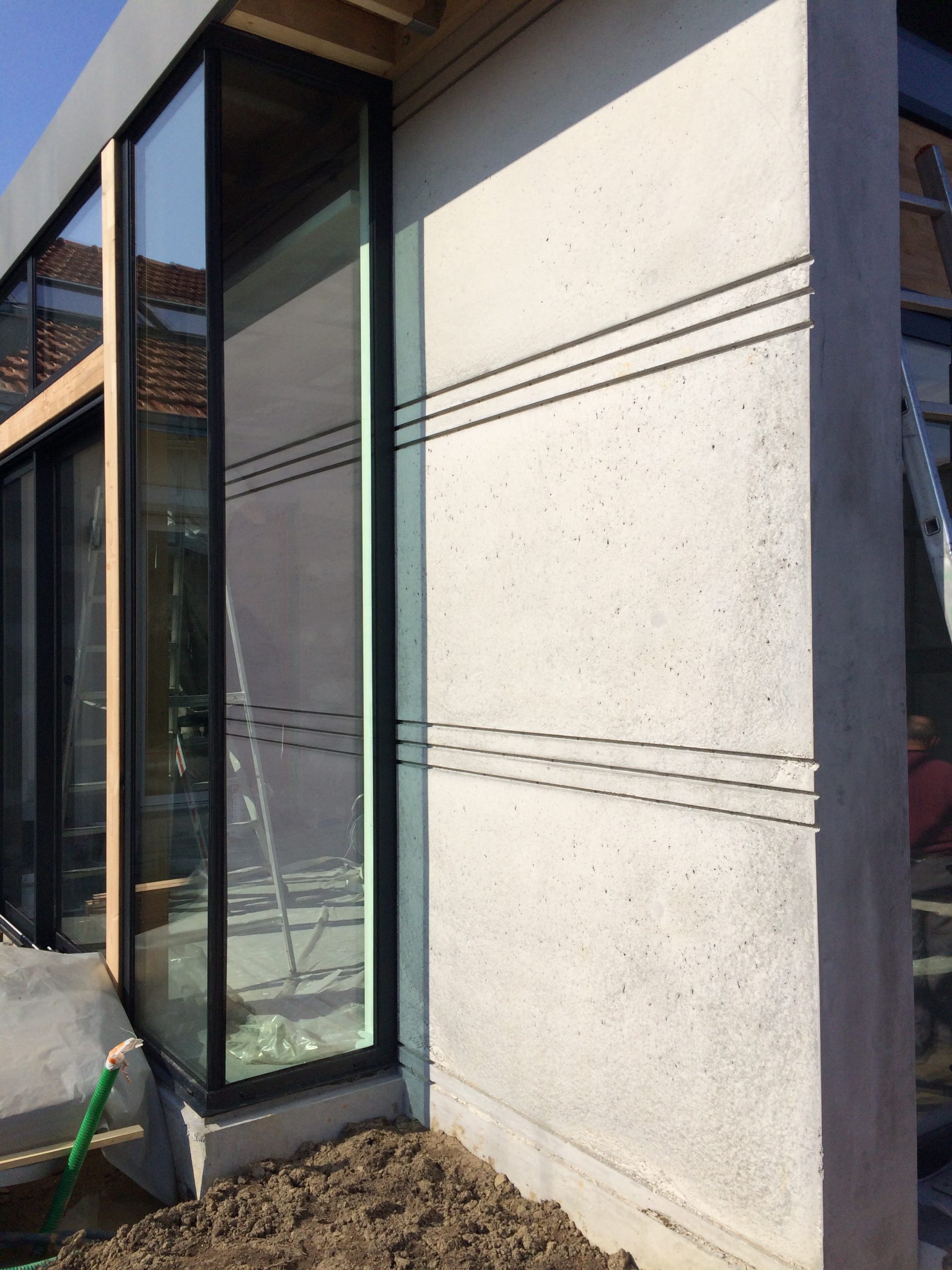 Extension d’une maison avec mur en béton banché gallery