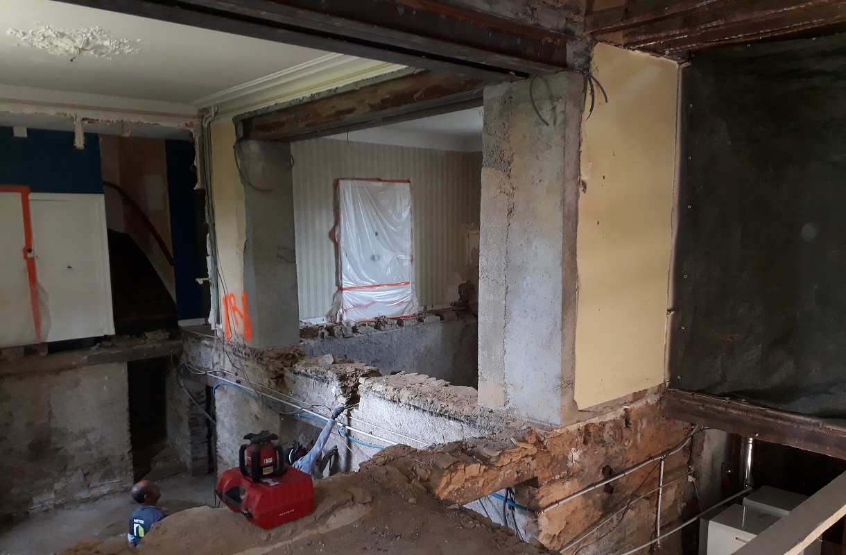 Remplacement du plancher et ouverture de murs porteurs en pierre gallery